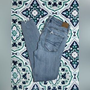 American Eagle Outfitters Light Blue Cropped Ankle Jeans